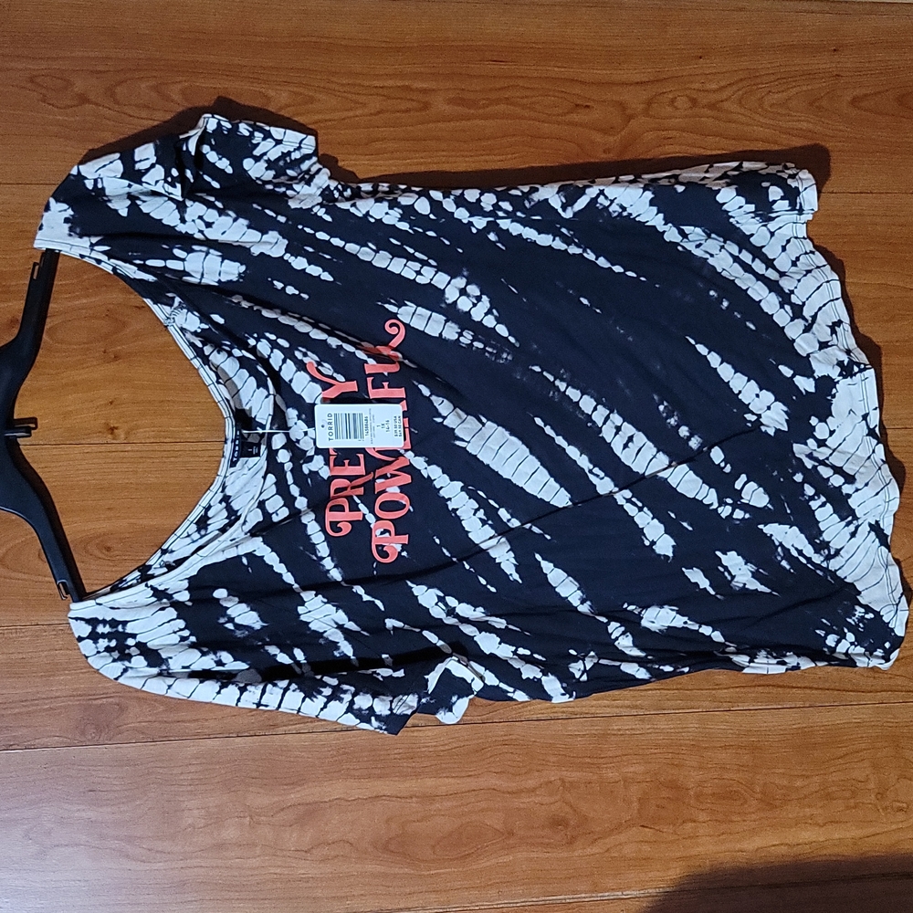❤Torrid❤ short sleeve tee❤